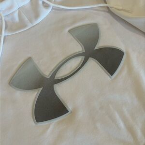 NWOT Under Armour Sweatshirt